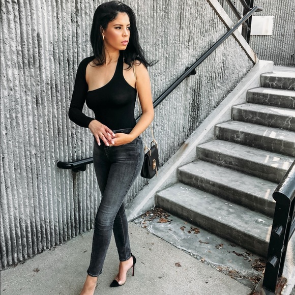 I am your Posher, Personal stylist & Closet Mentor - Picture 5 of 5